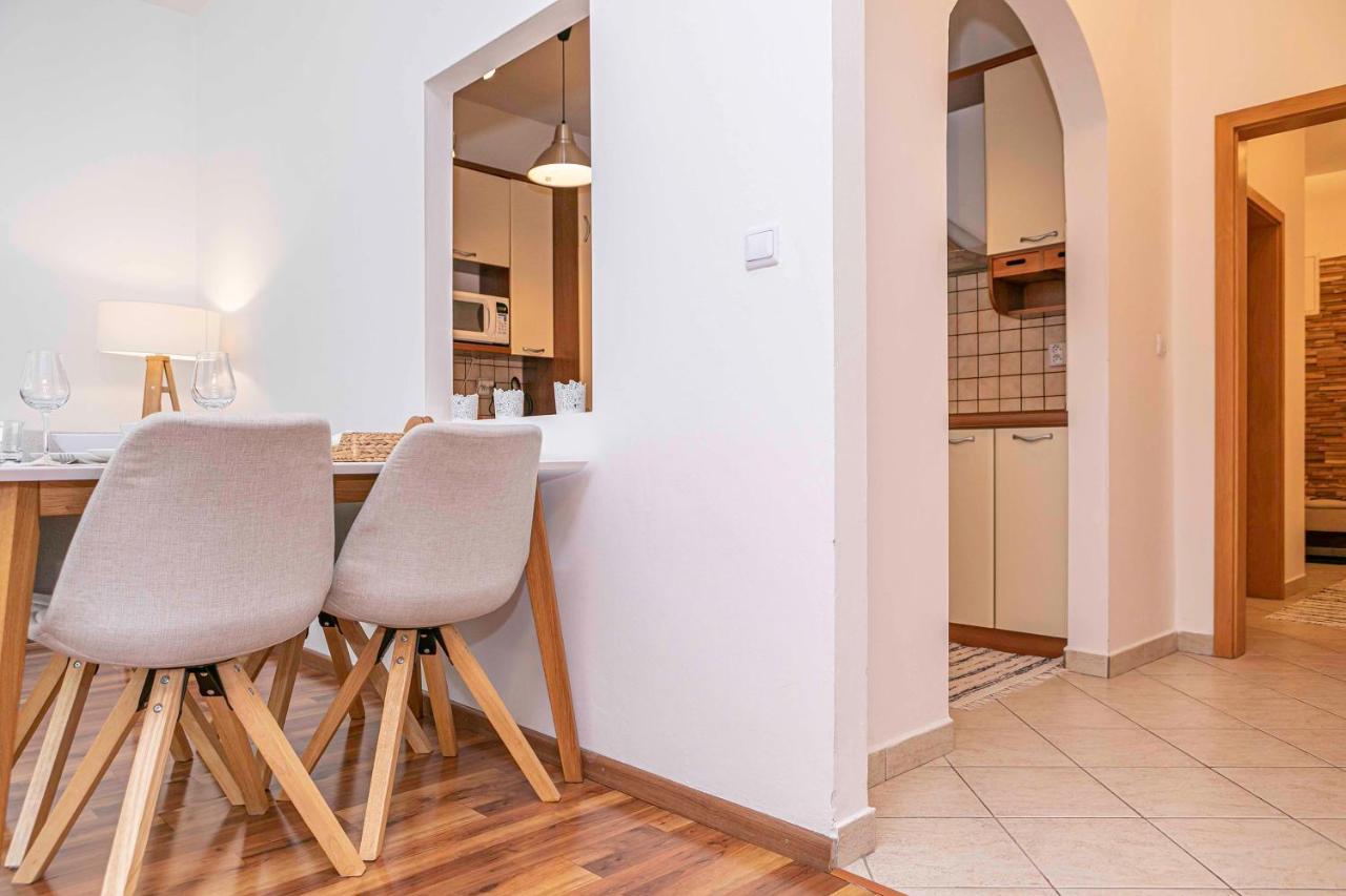 Castle View Apartment With Free Parking Pressburg Exterior foto