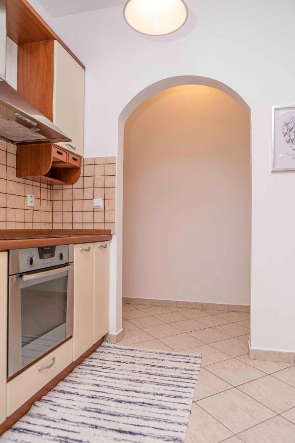 Castle View Apartment With Free Parking Pressburg Exterior foto
