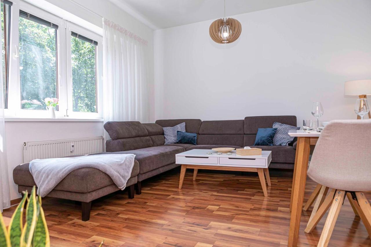 Castle View Apartment With Free Parking Pressburg Exterior foto