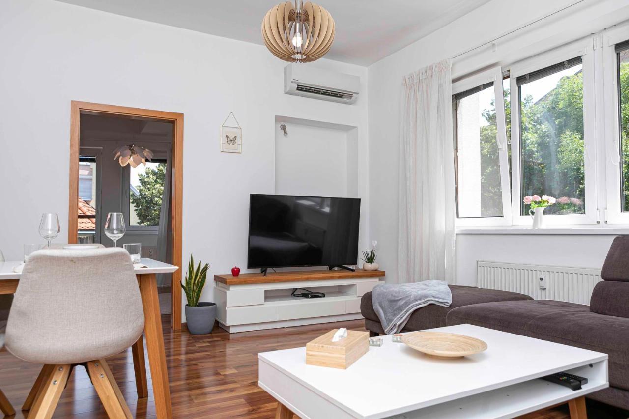 Castle View Apartment With Free Parking Pressburg Exterior foto