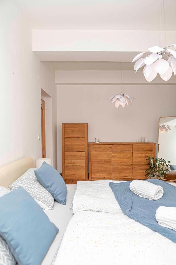 Castle View Apartment With Free Parking Pressburg Exterior foto