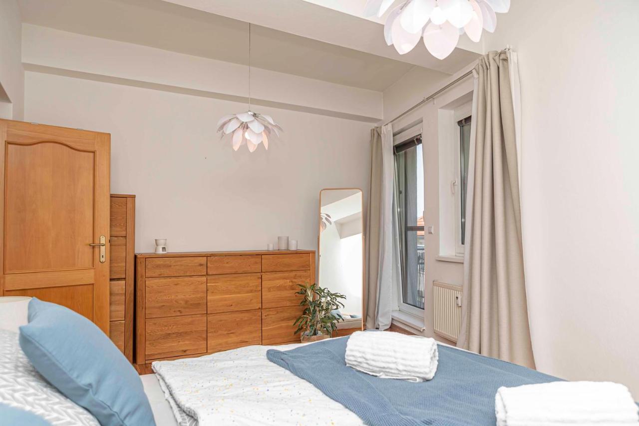 Castle View Apartment With Free Parking Pressburg Exterior foto