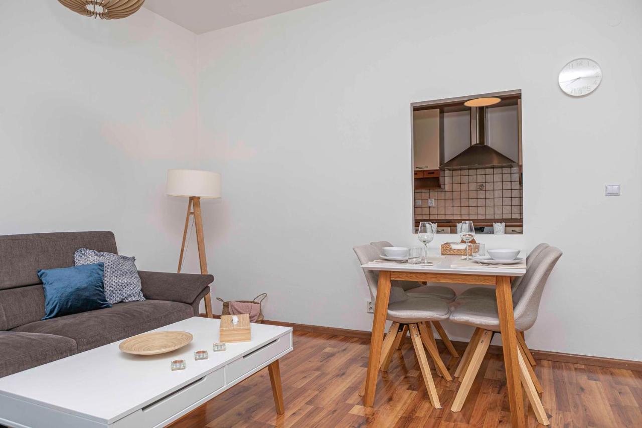 Castle View Apartment With Free Parking Pressburg Exterior foto